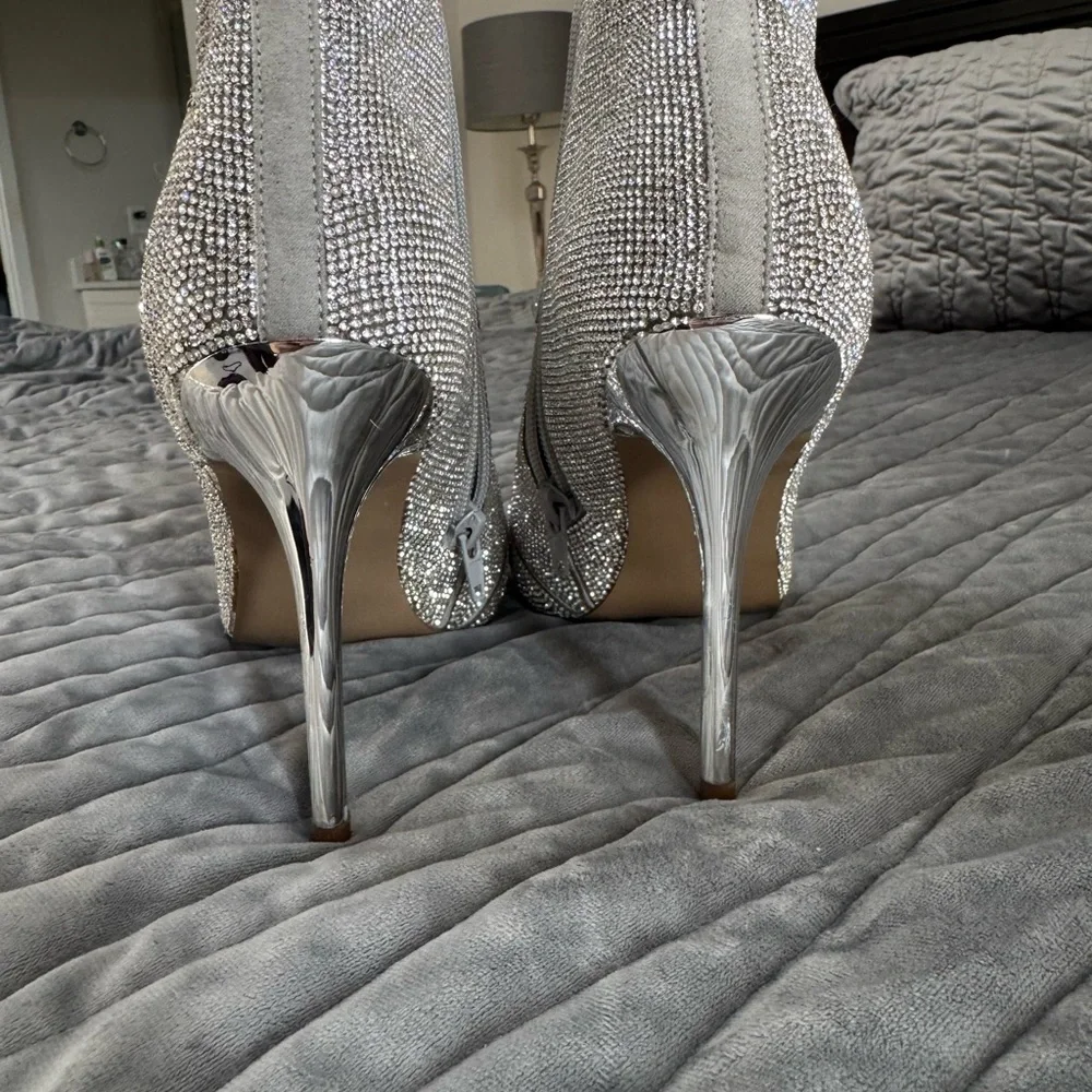 Silver Rhinestone Ankle Boots Steve Madden 9.5 - Picture 2 of 9